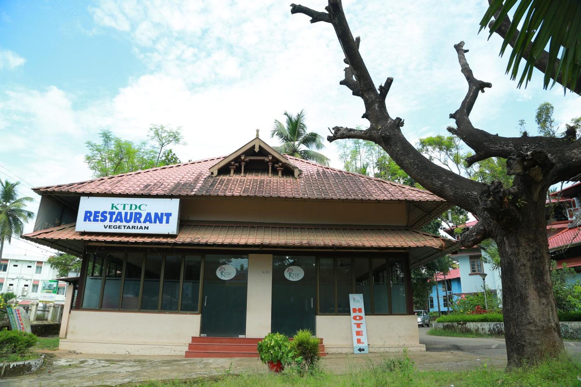 Hotel Nandanam Guruvāyūr Buitenkant foto